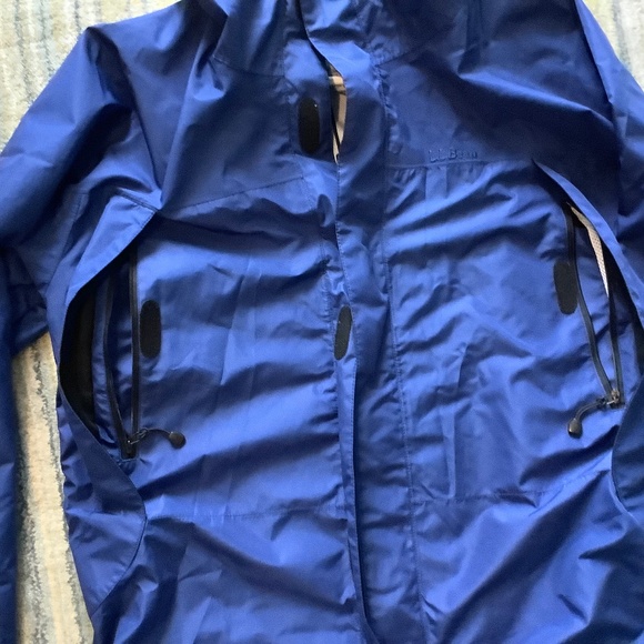Wind breaker, LL Bean - Picture 4 of 11